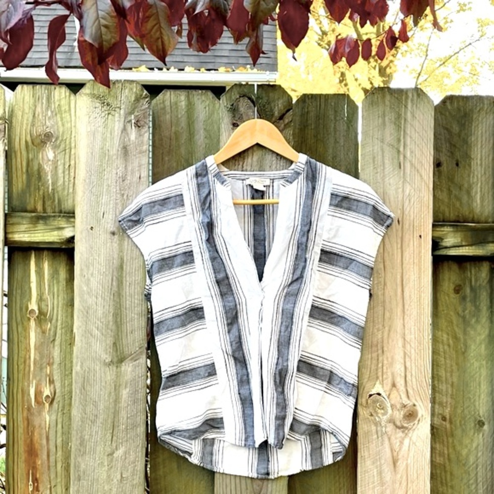 Lucky brand ☘️ sleeveless top